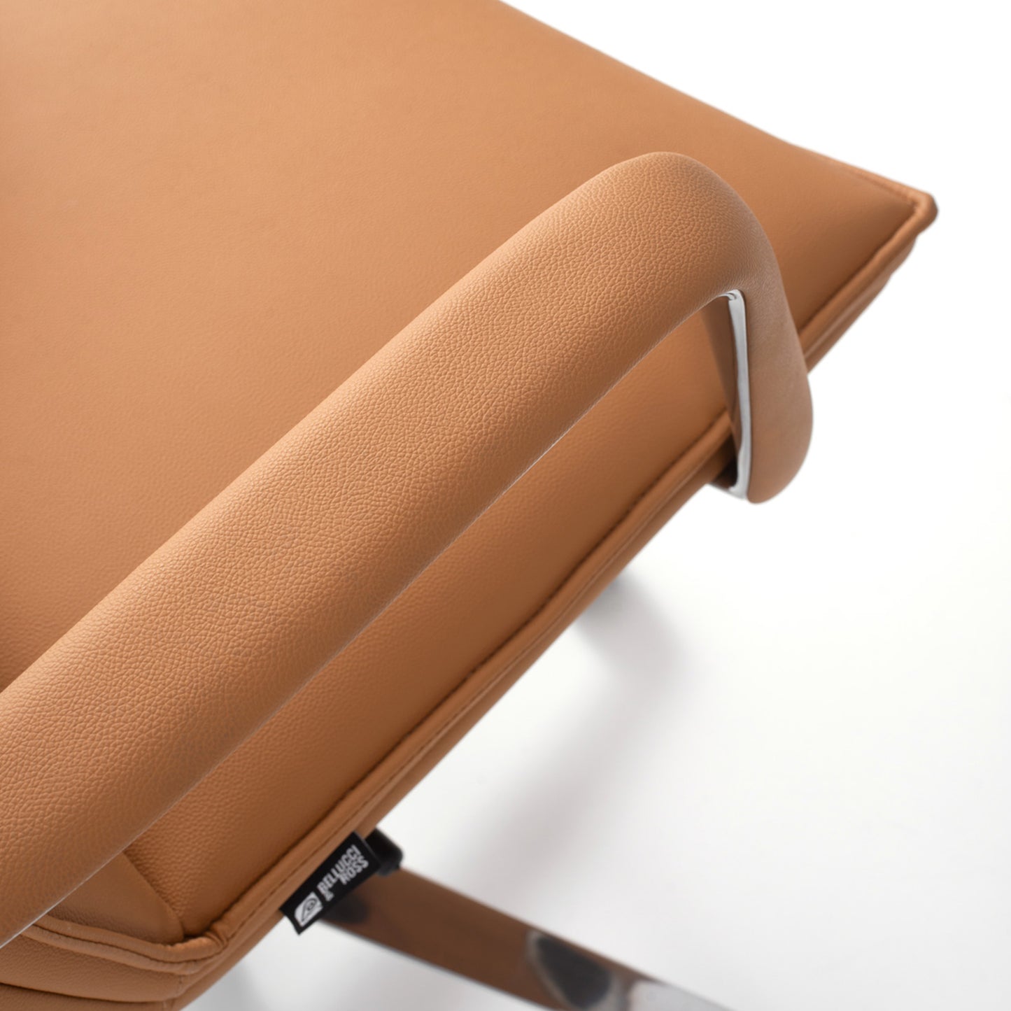 Novi (Me shpinë të ulët)