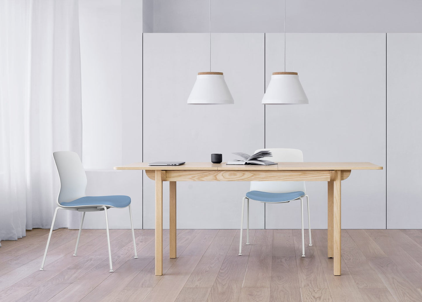 Karrige për vizitorë Luna