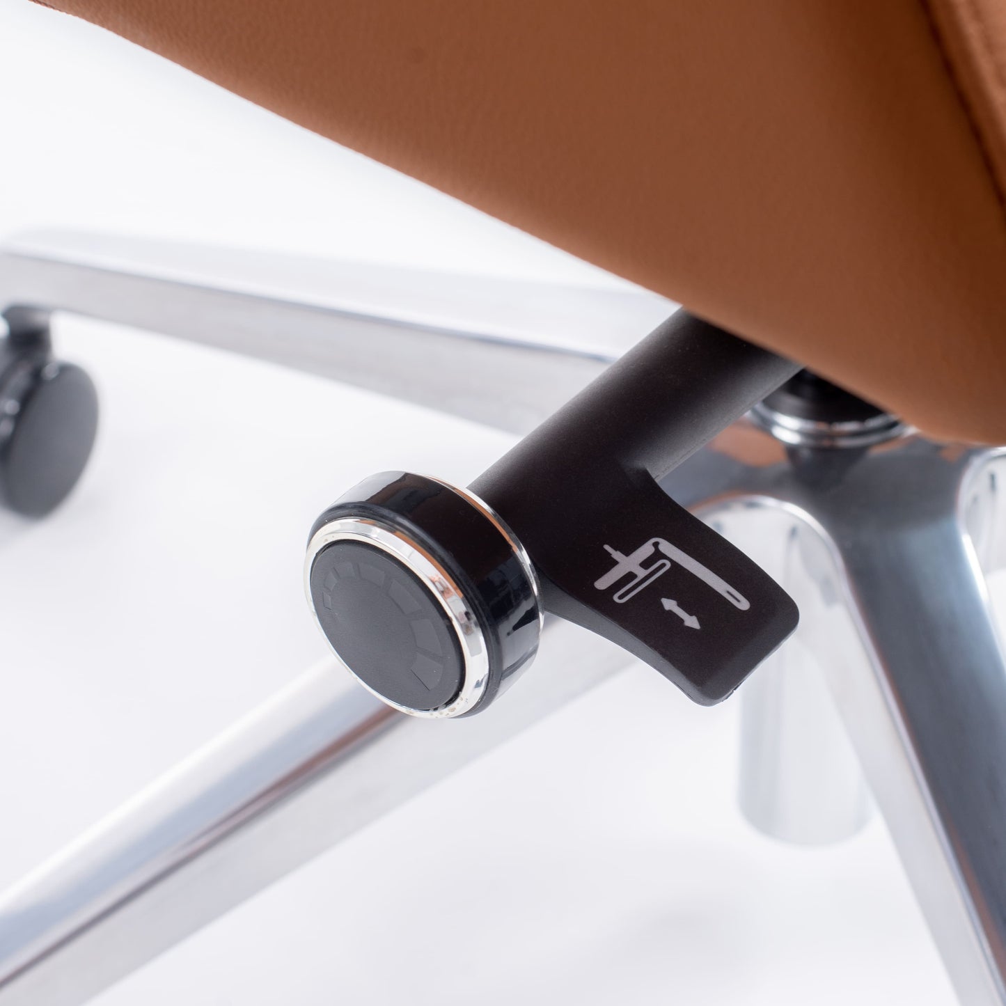 Gravitas Leather Chair - Bellucci & Ross